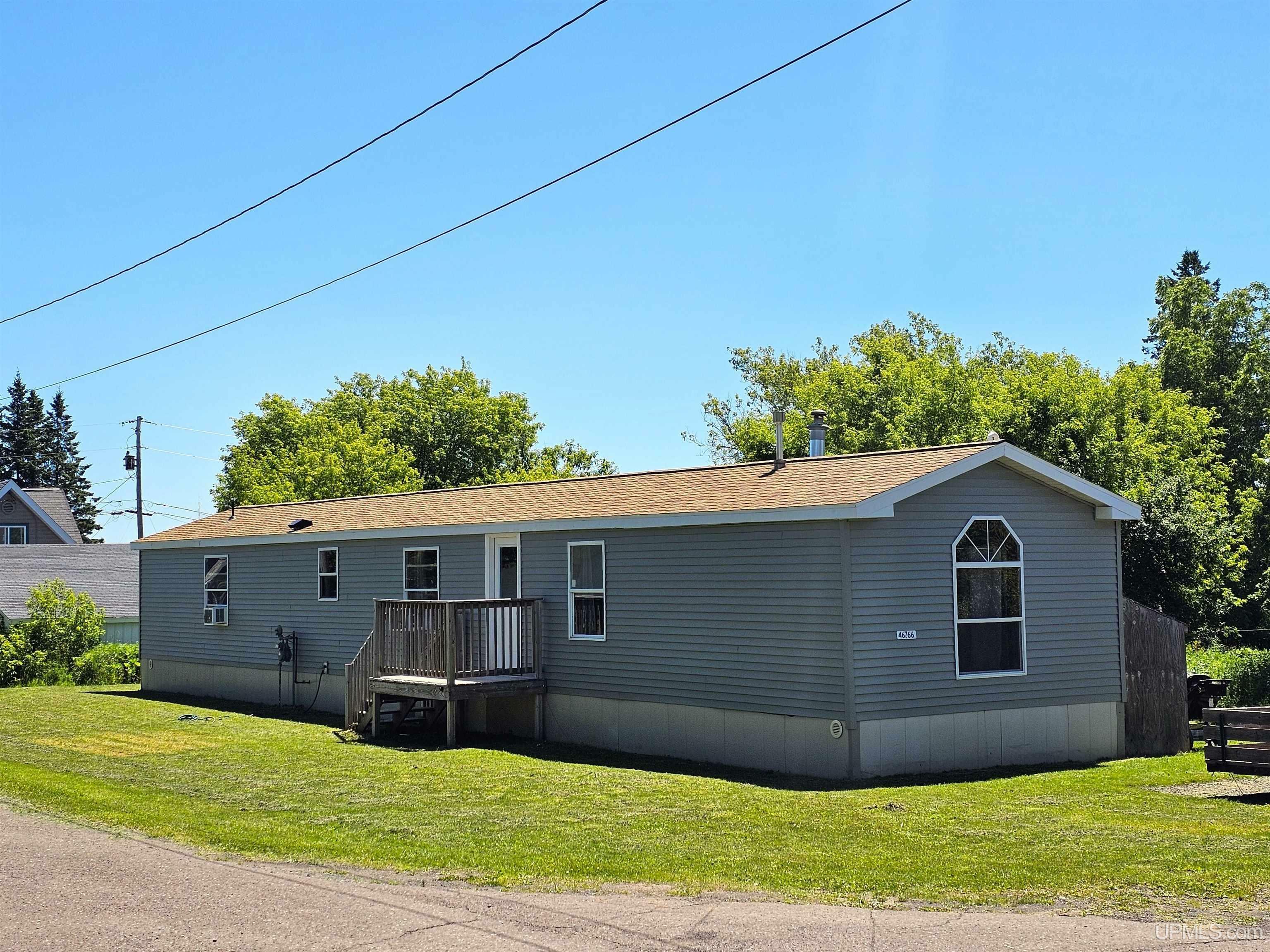 Property Photo:  46766 Naumkeg  MI 49905 