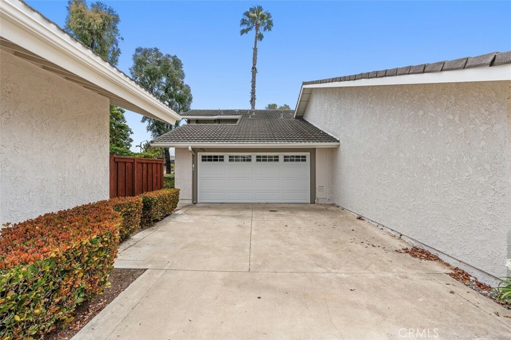 Property Photo:  386 Calle Borrego  CA 92673 