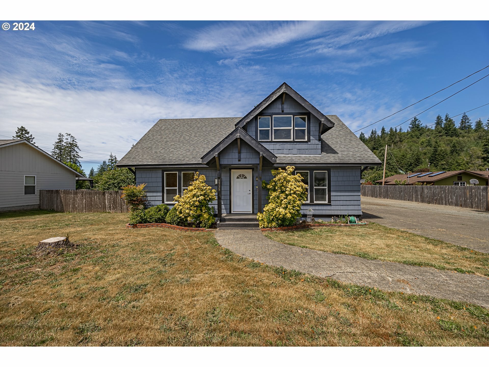 1735 N Elm St  Coquille OR 97423 photo