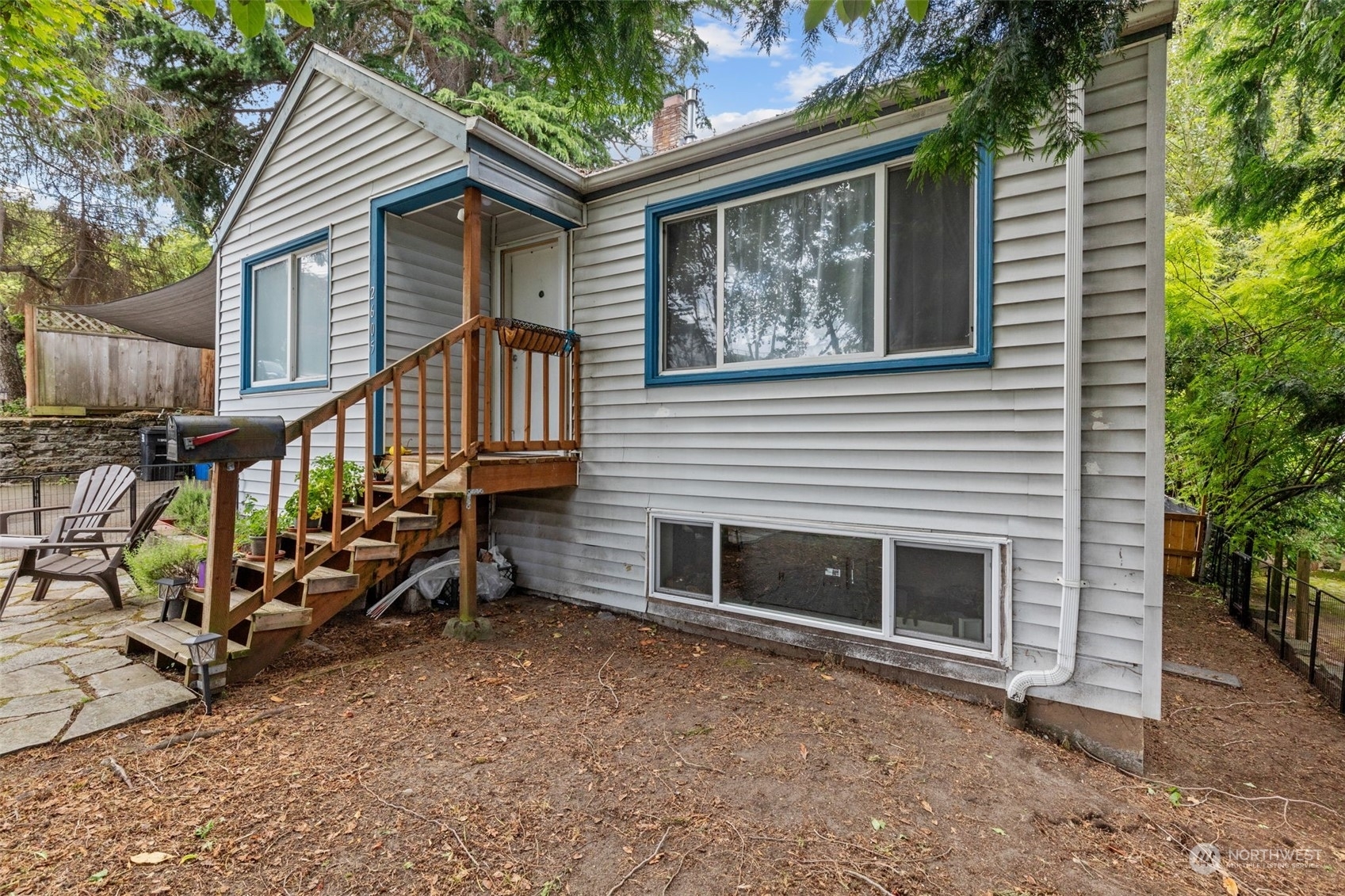 Property Photo:  2605 4th Avenue N  WA 98109 