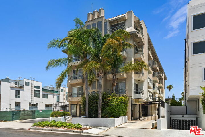 Property Photo:  
