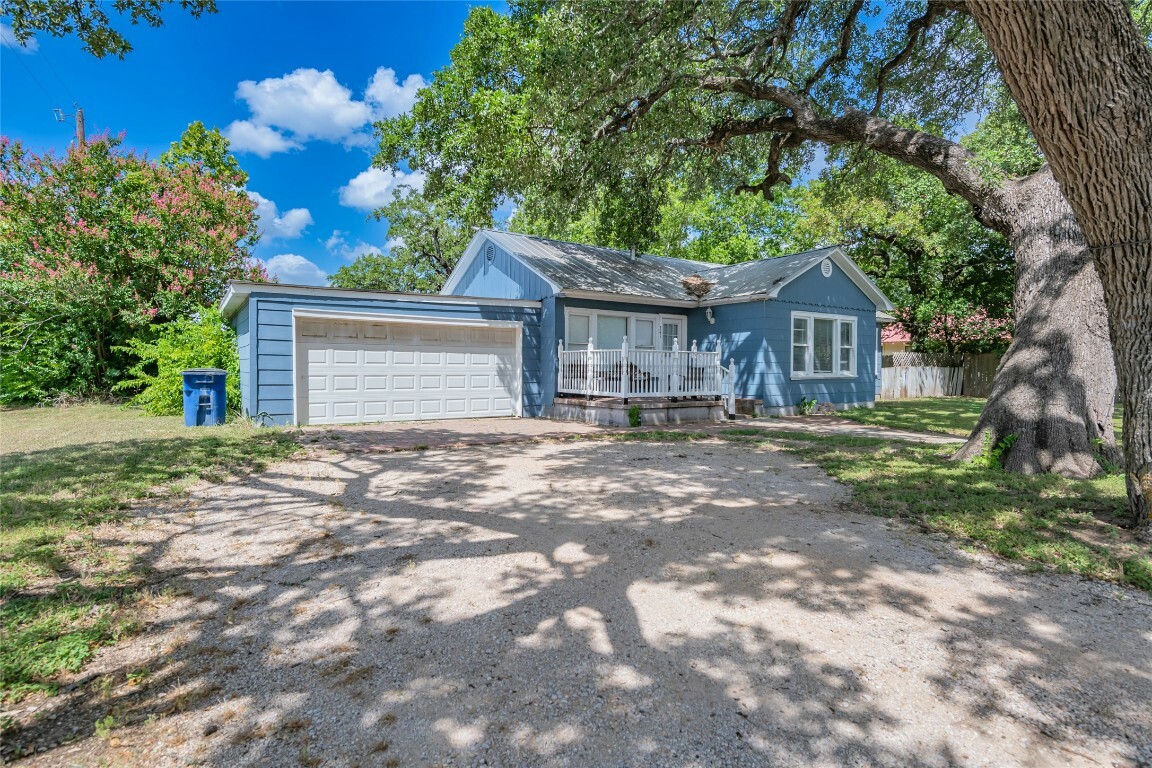 Property Photo:  341 W Vaughan Street  TX 78605 