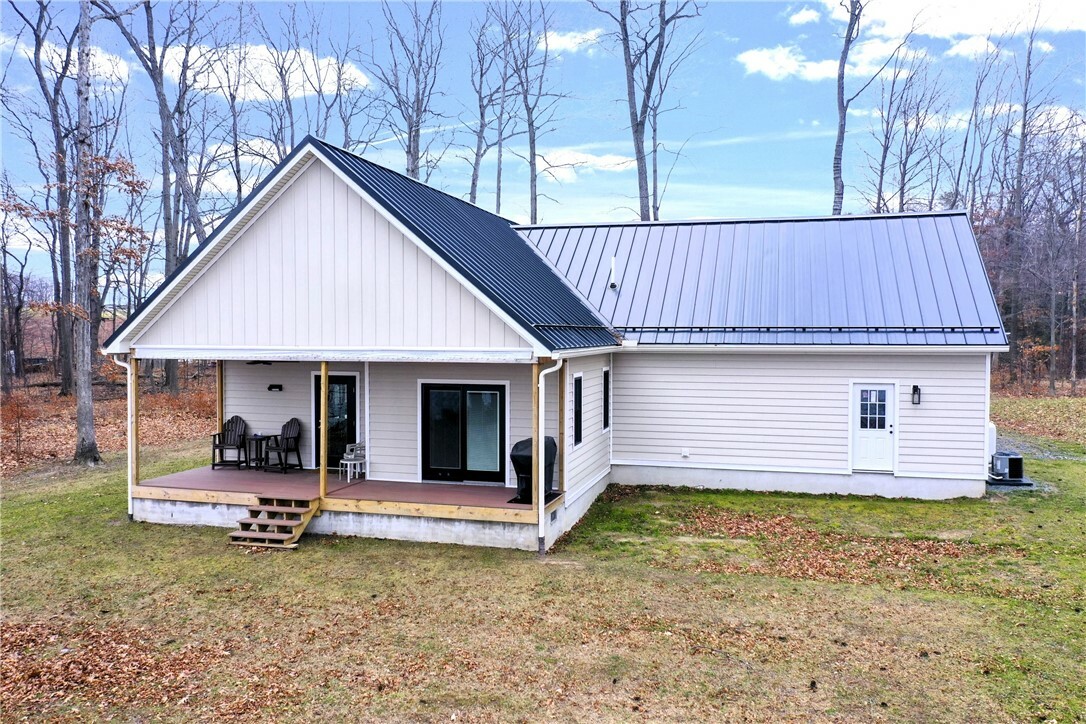 Property Photo:  2057 Perry Point Road  NY 14527 