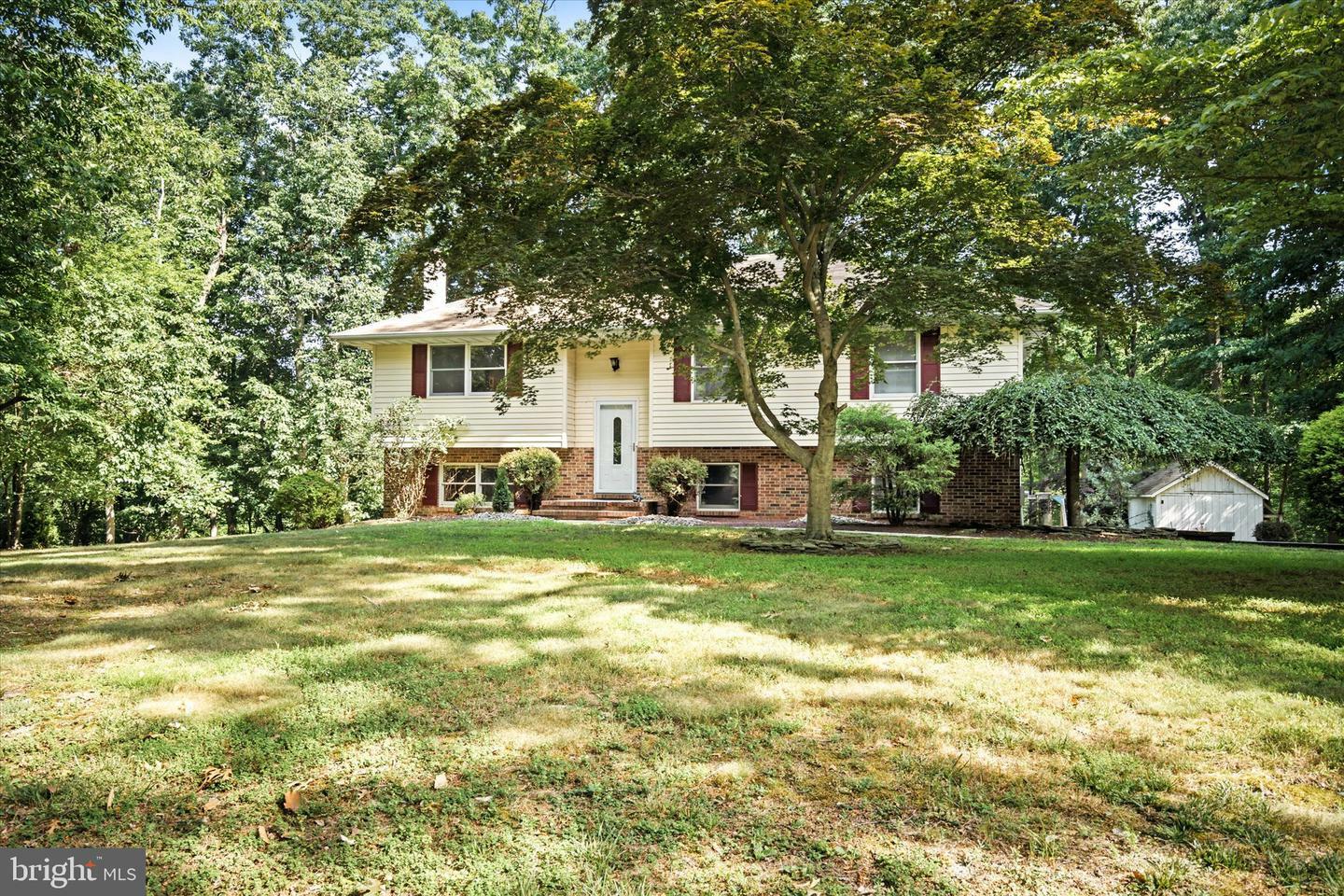 Property Photo:  21 Oakwood Drive  NJ 08533 