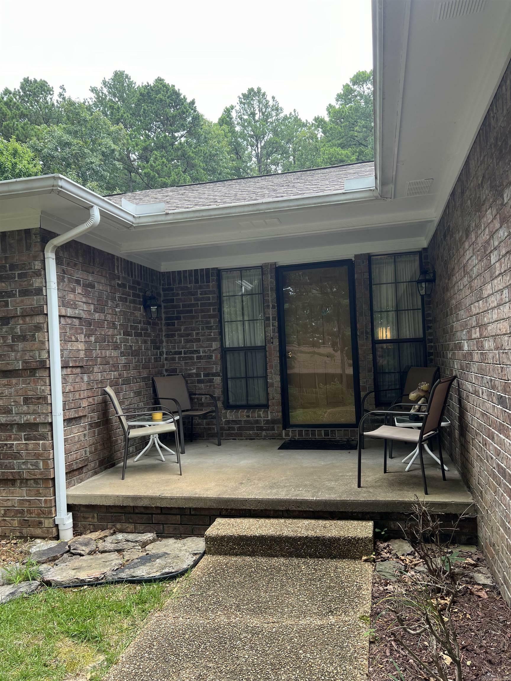 Property Photo:  111 Stafford Ct  AR 72088 