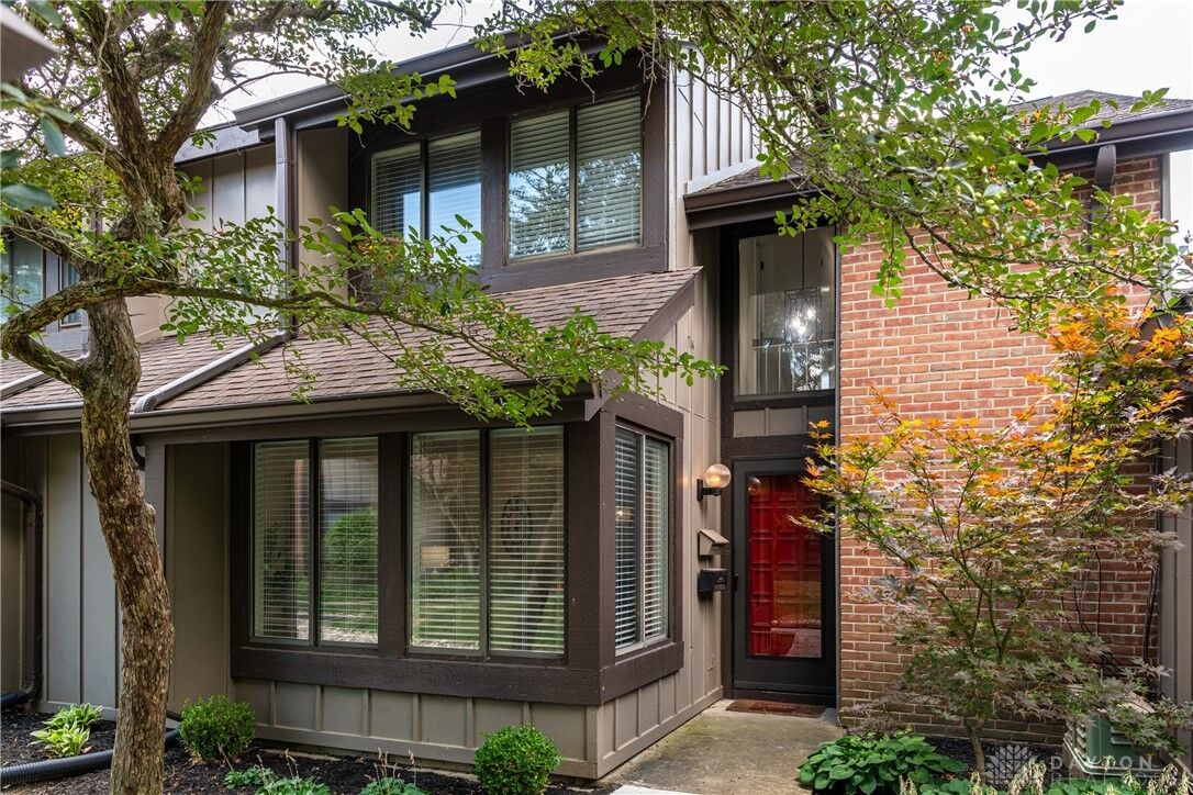 Property Photo:  1307 Huntsman Lane  OH 45459 