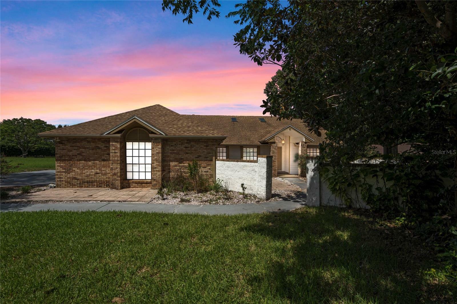 Property Photo:  4460 Willow Cove Court  FL 32835 