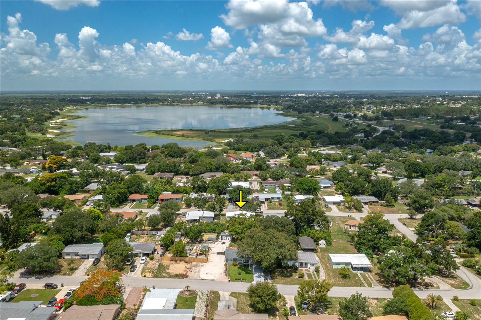 Property Photo:  1324 Lakeview Road  FL 33853 