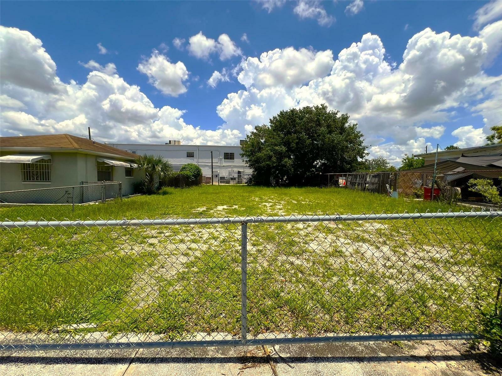 Property Photo:  2707 W Saint Joseph Street  FL 33607 