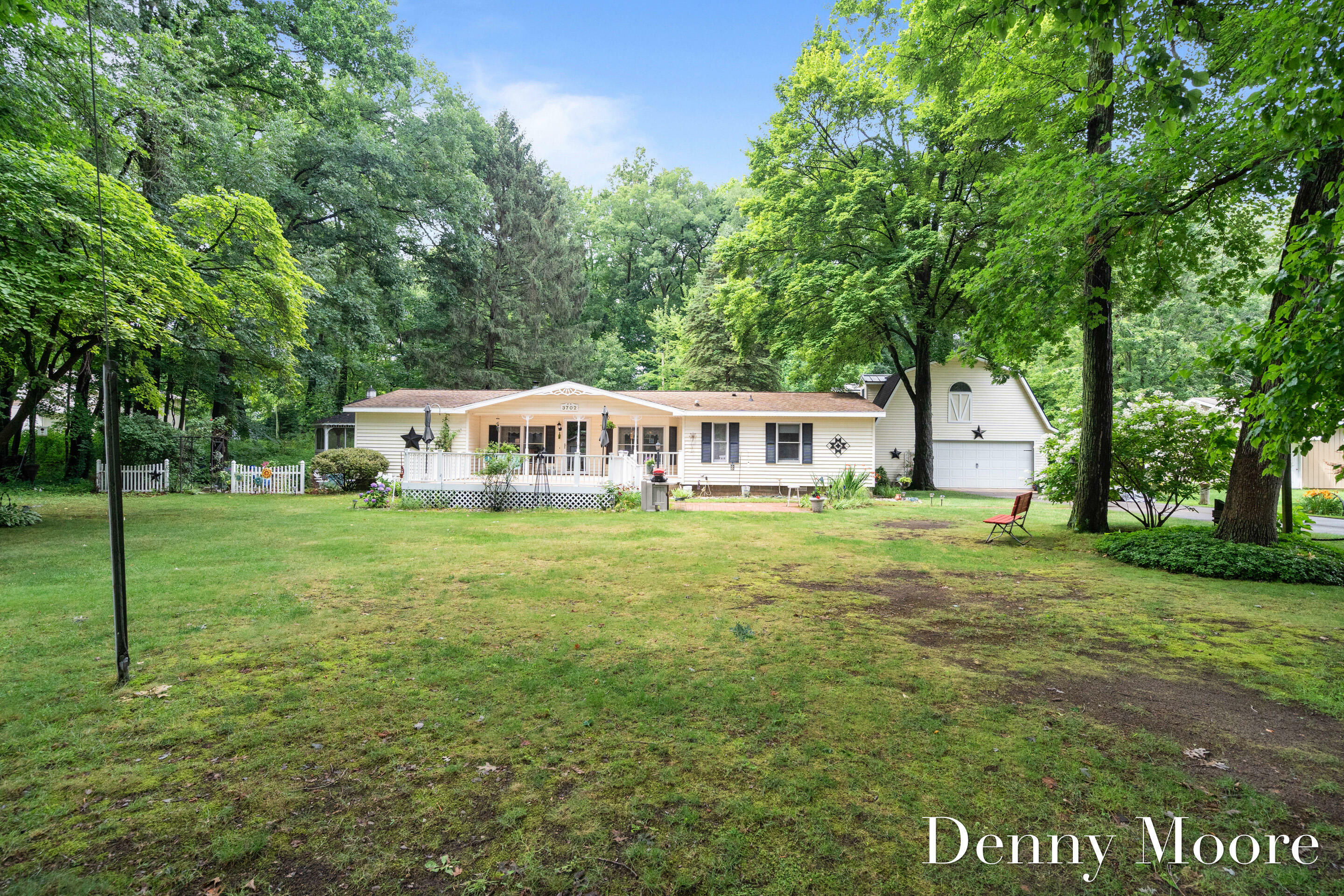 Property Photo:  3702 England Drive  MI 49344 