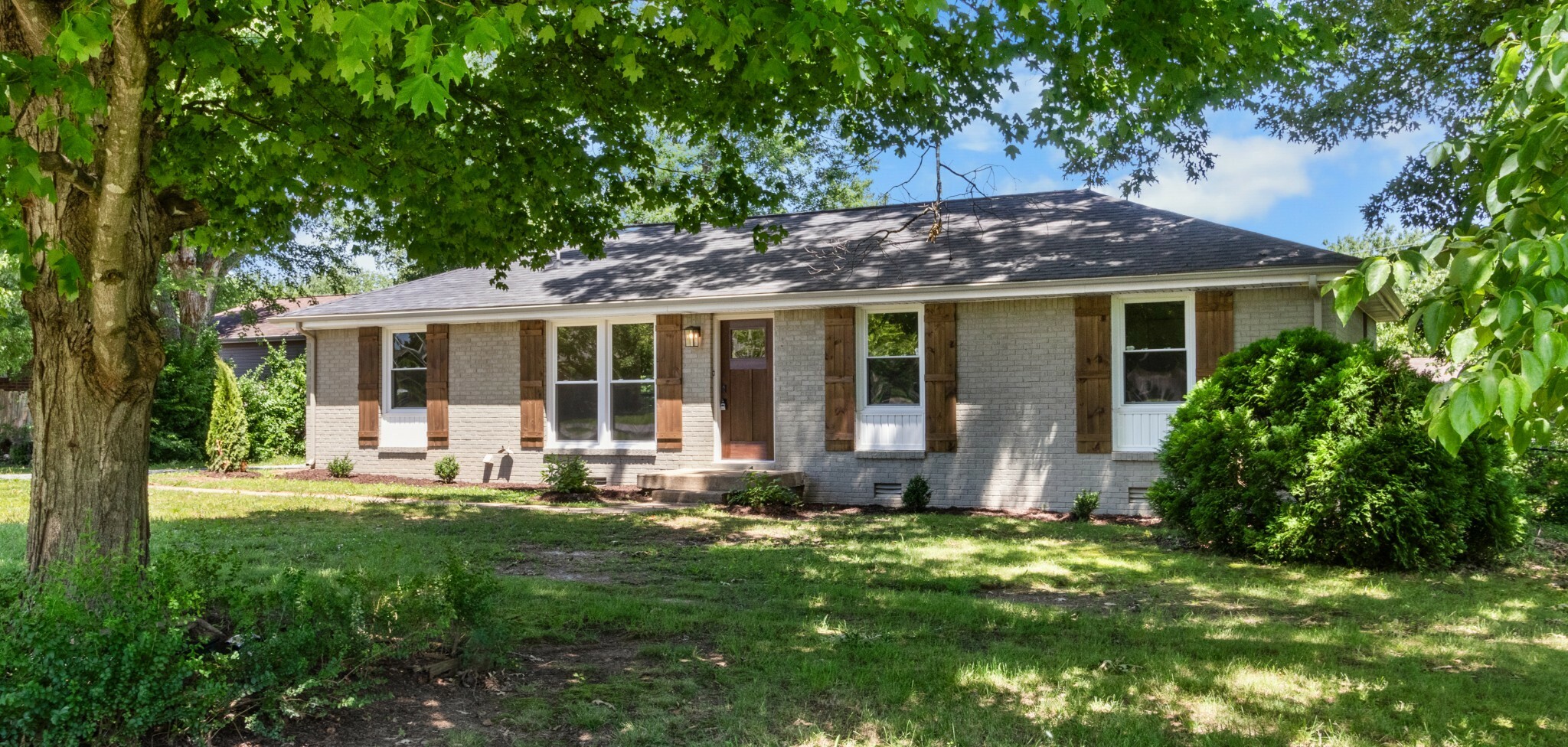 Property Photo:  216 Ambrose Dr  TN 37042 