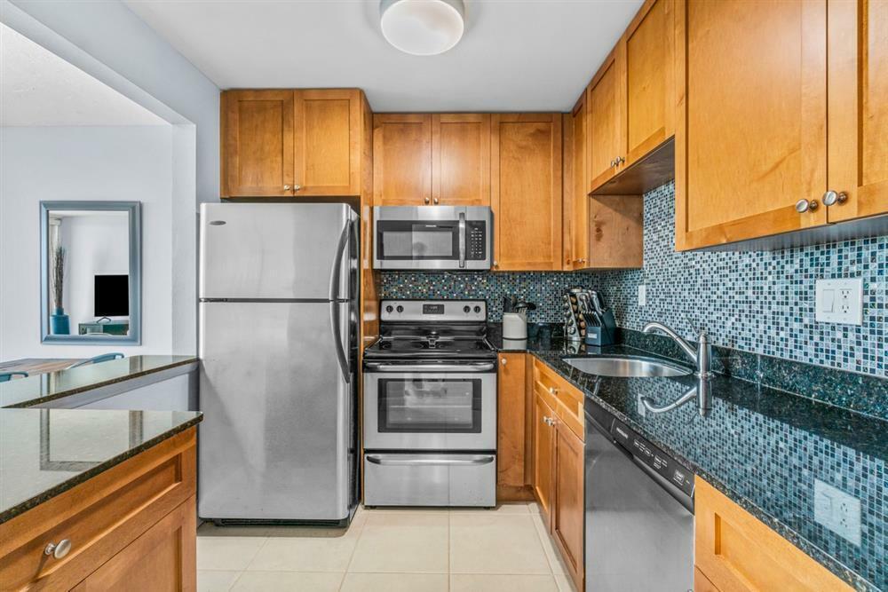 Property Photo:  1830 Embassy Drive 604  FL 33401 