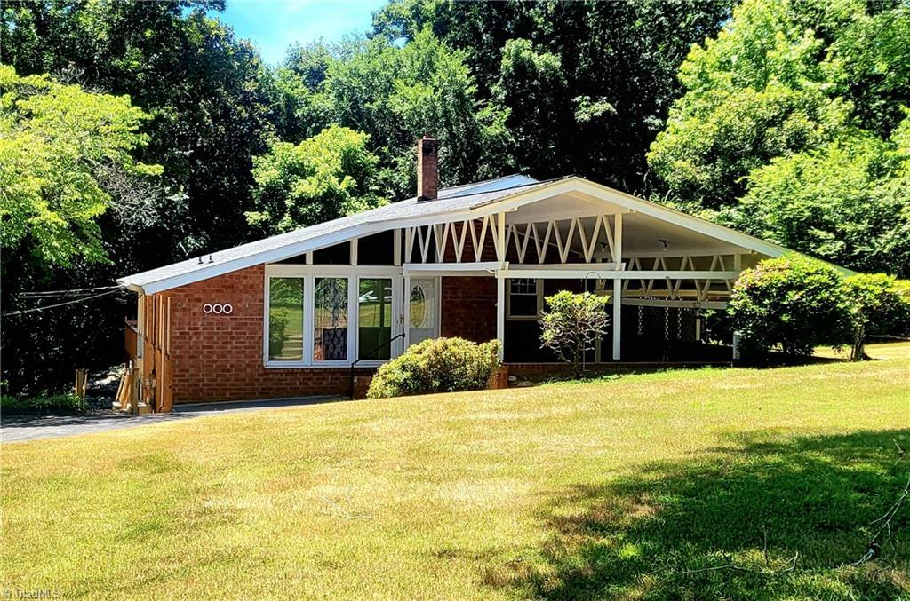 Property Photo:  631 Highland Drive  NC 27288 