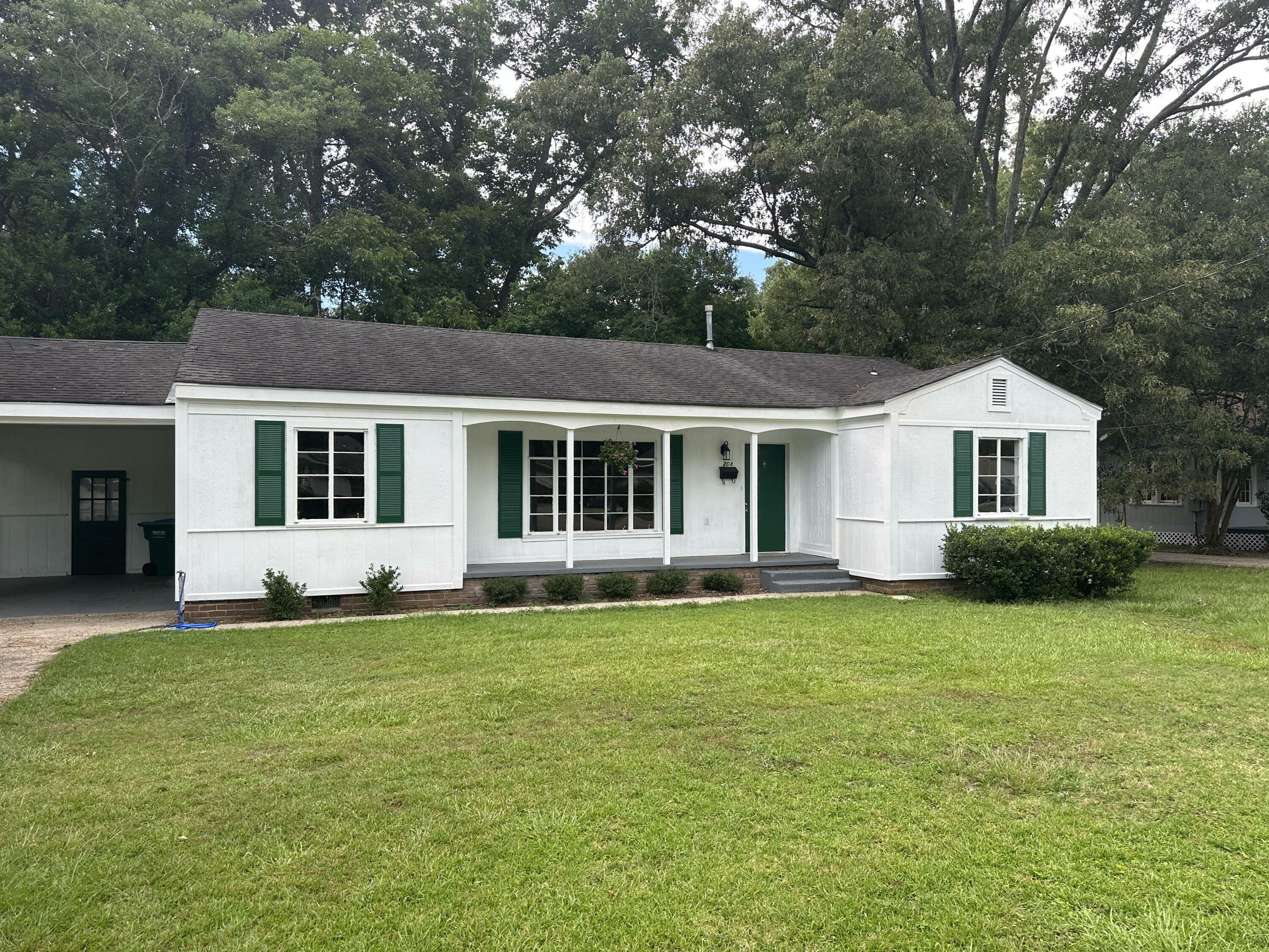 Property Photo: 208 N Main St. MS 39465