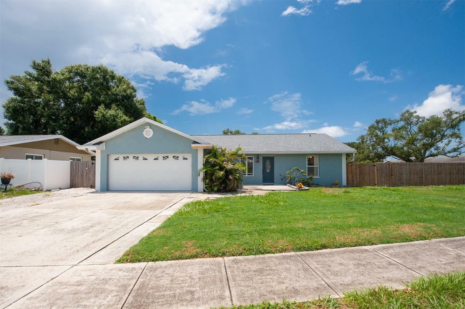 Property Photo:  3905 31st Avenue W  FL 34205 