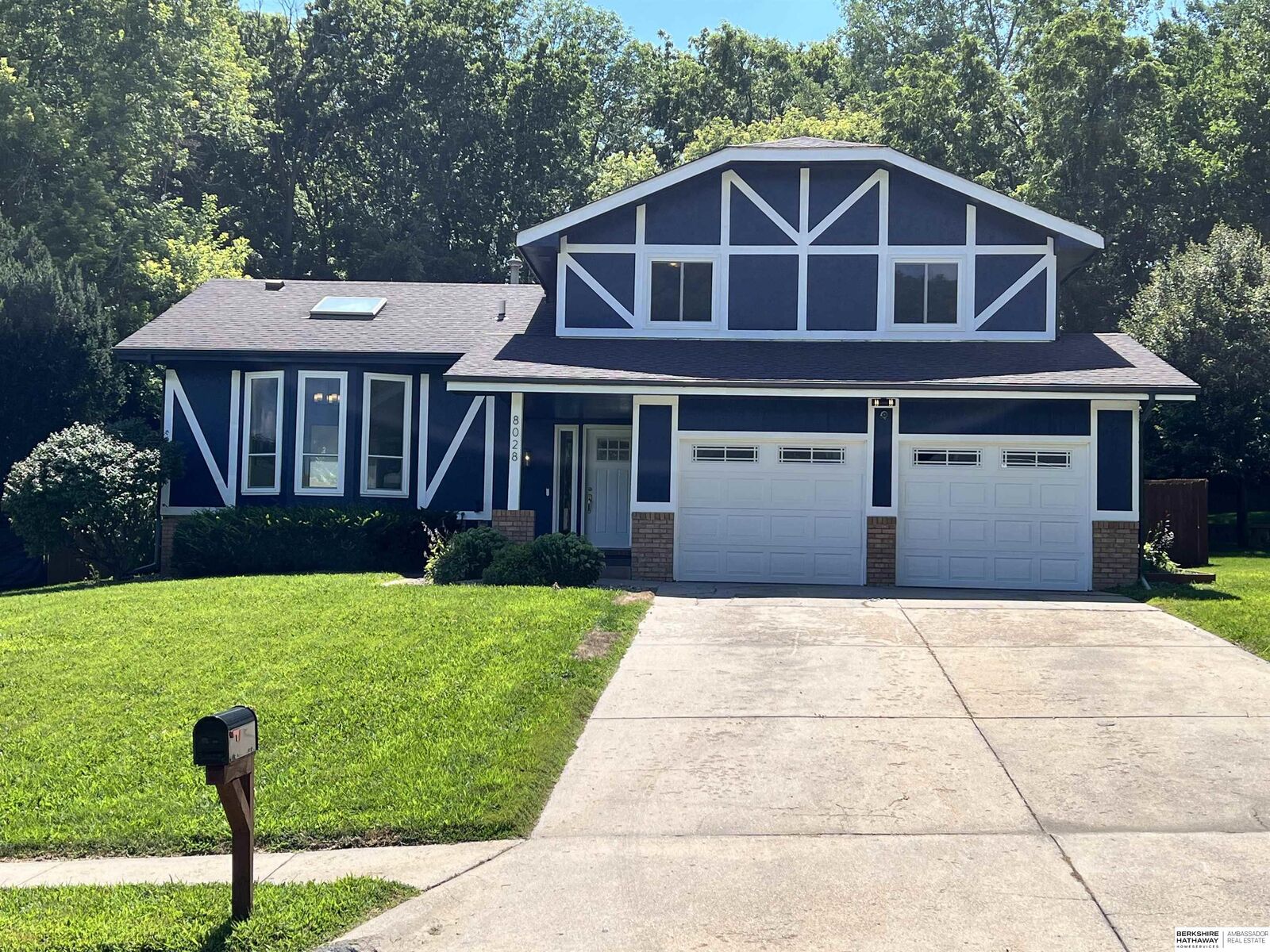 Property Photo:  8028 Raven Oaks Drive  NE 68152 
