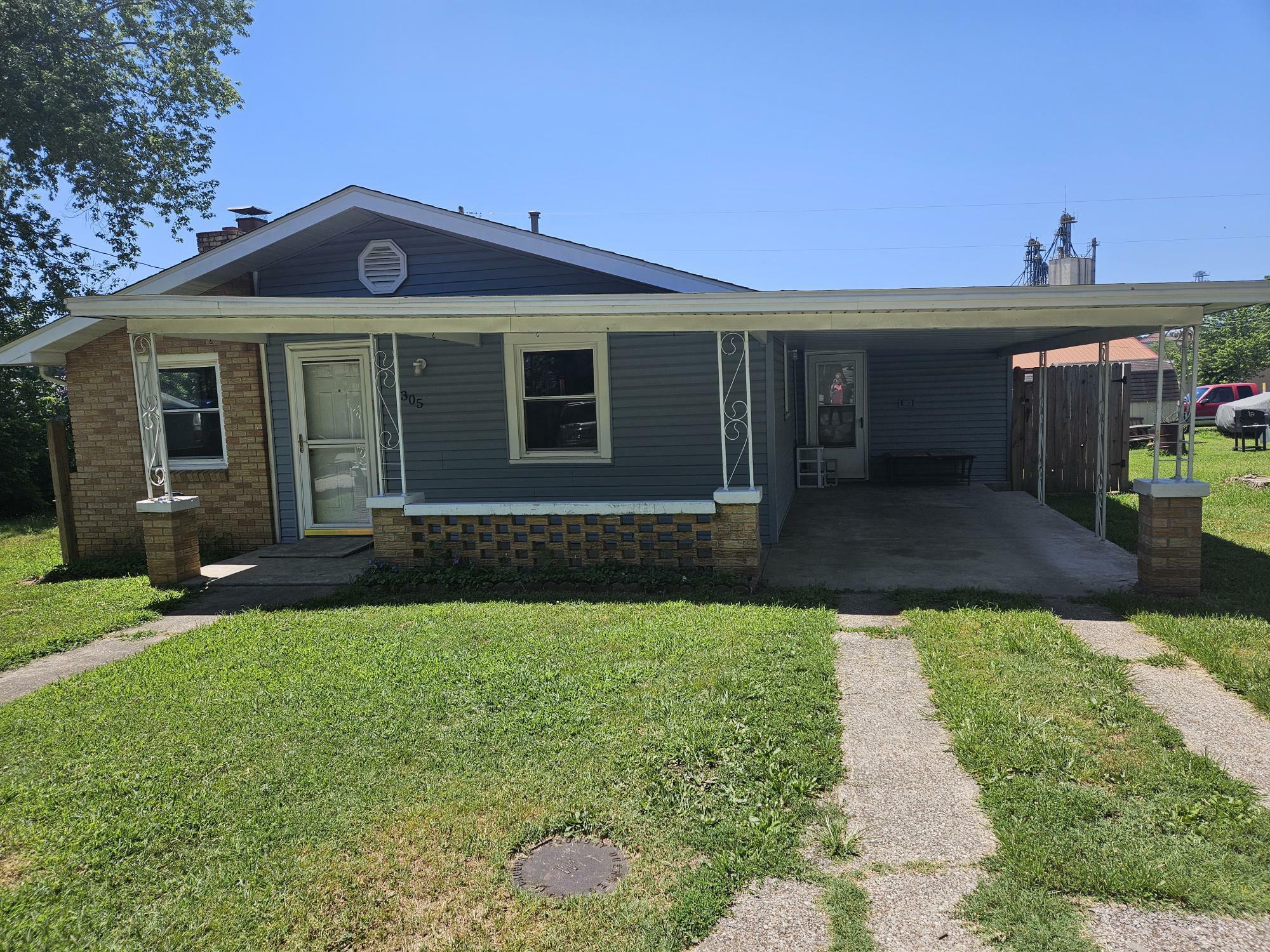 Property Photo:  305 2nd Street  MO 64831 