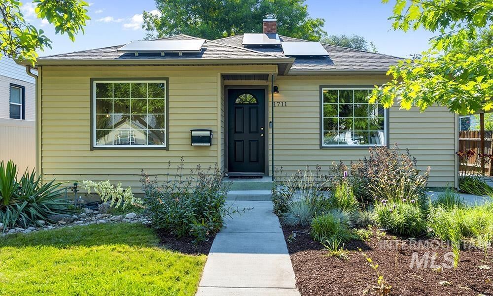 Property Photo:  1711 S Leadville Ave  ID 83706