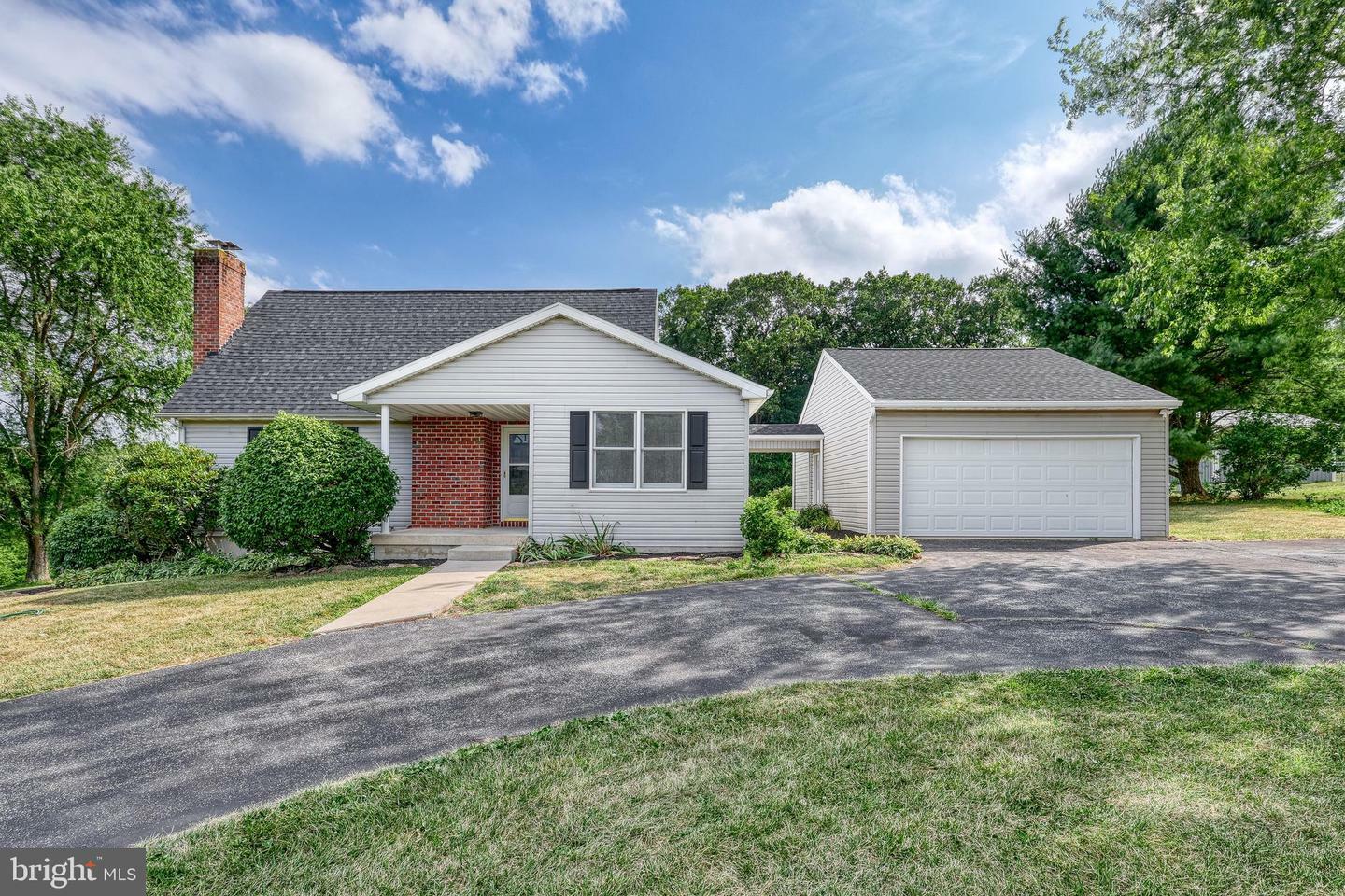 Property Photo: 1530 Burkholder Road PA 17356