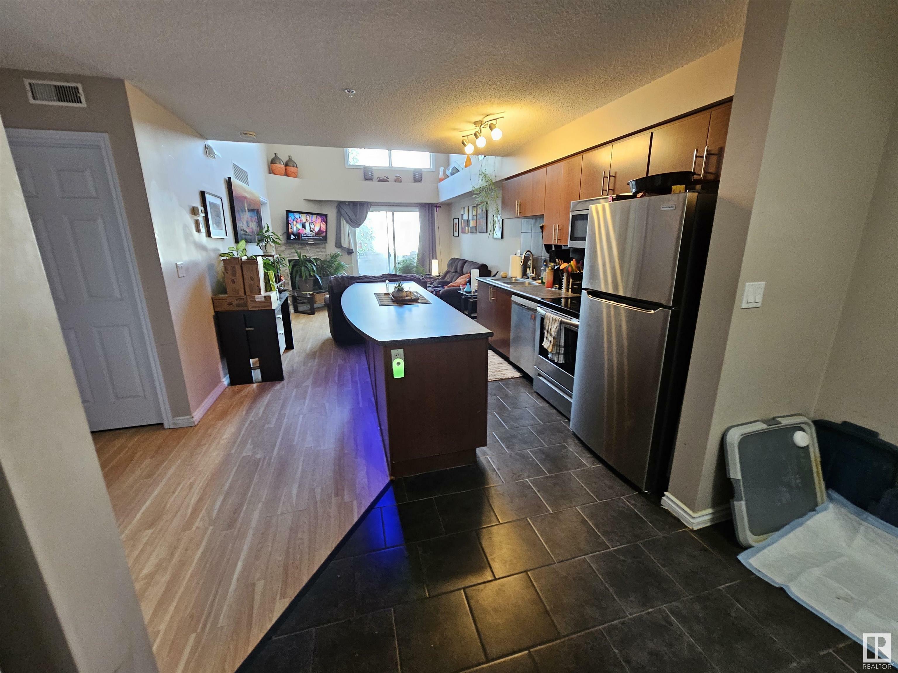 Property Photo:  10118 106 Avenue NW 412  AB T5J 3S4 