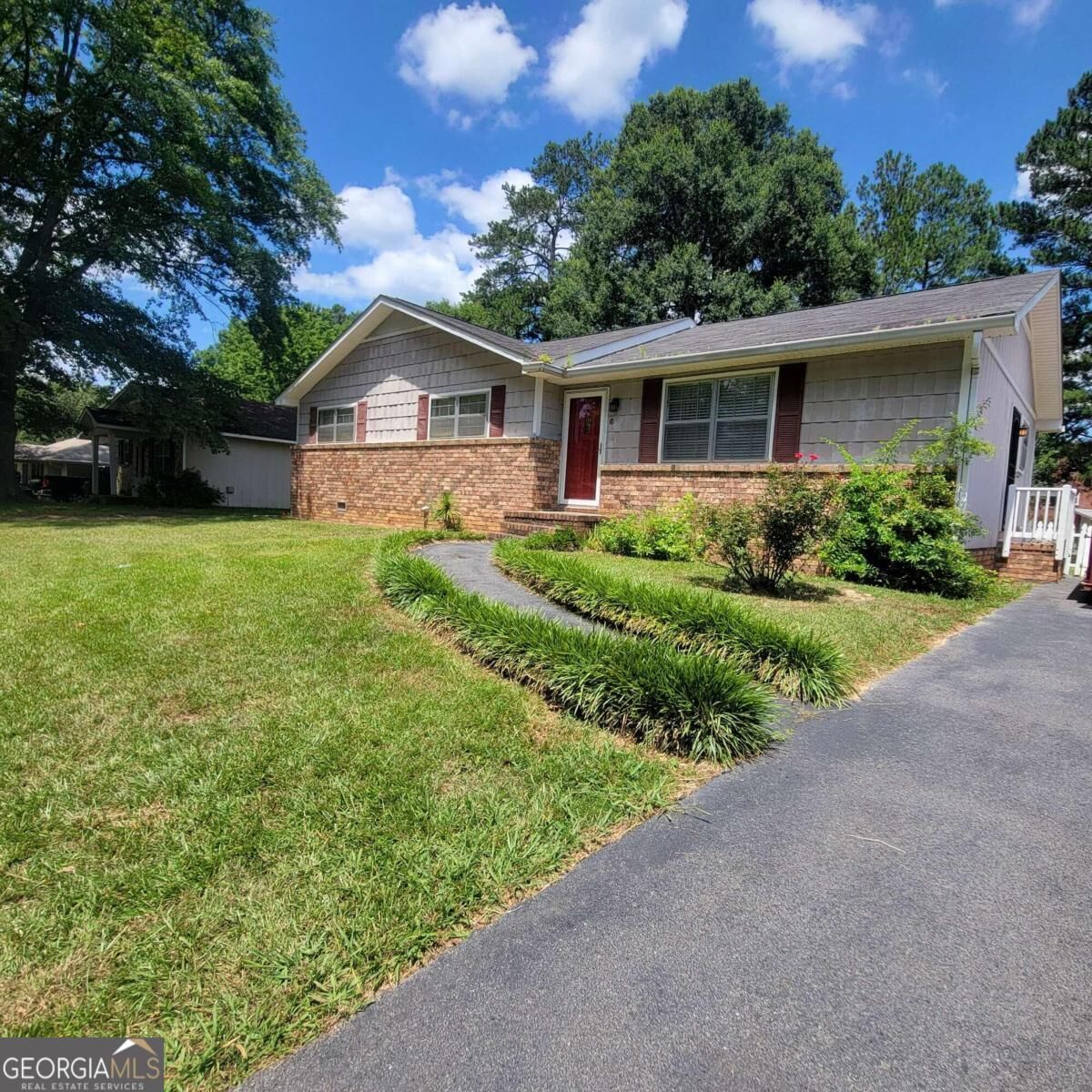 Property Photo: 6 Burnett Circle SW GA 30165