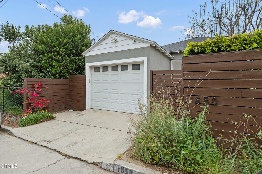 Property Photo:  1850 Westerly Terrace  CA 90026 