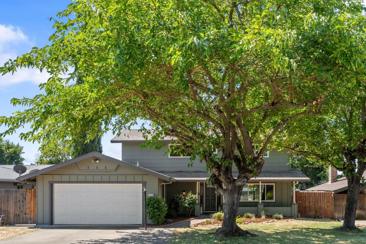 Property Photo:  6716 Hillglen Way  CA 95628 