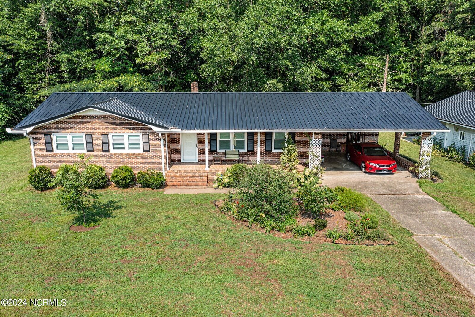 Property Photo:  1996 Fountaintown Road  NC 28521 