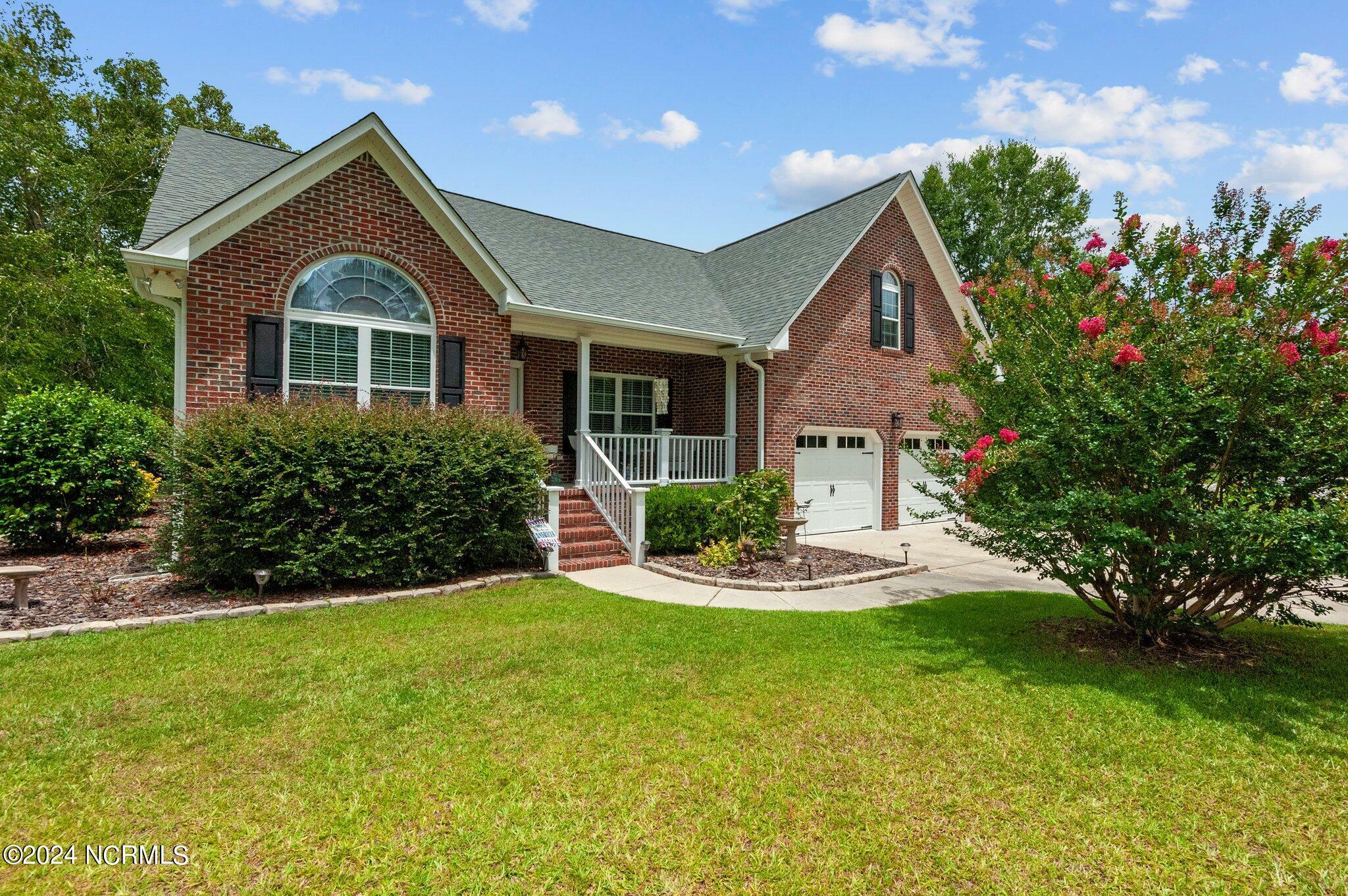 Property Photo: 204 Eastchurch Road NC 28562