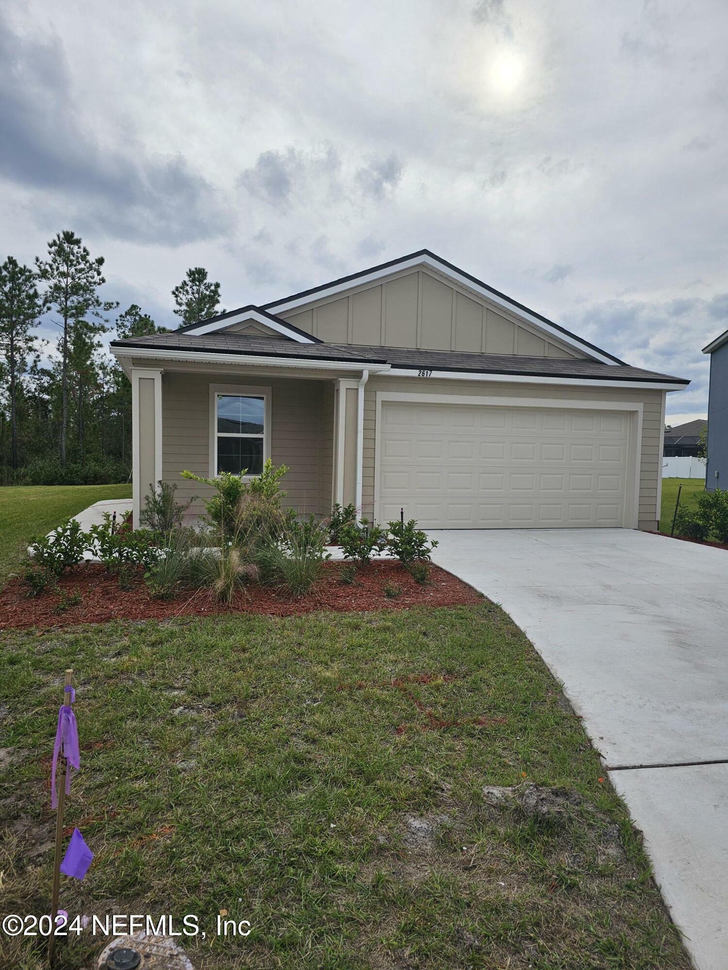 Property Photo: 2617 Falling Star Lane FL 32043