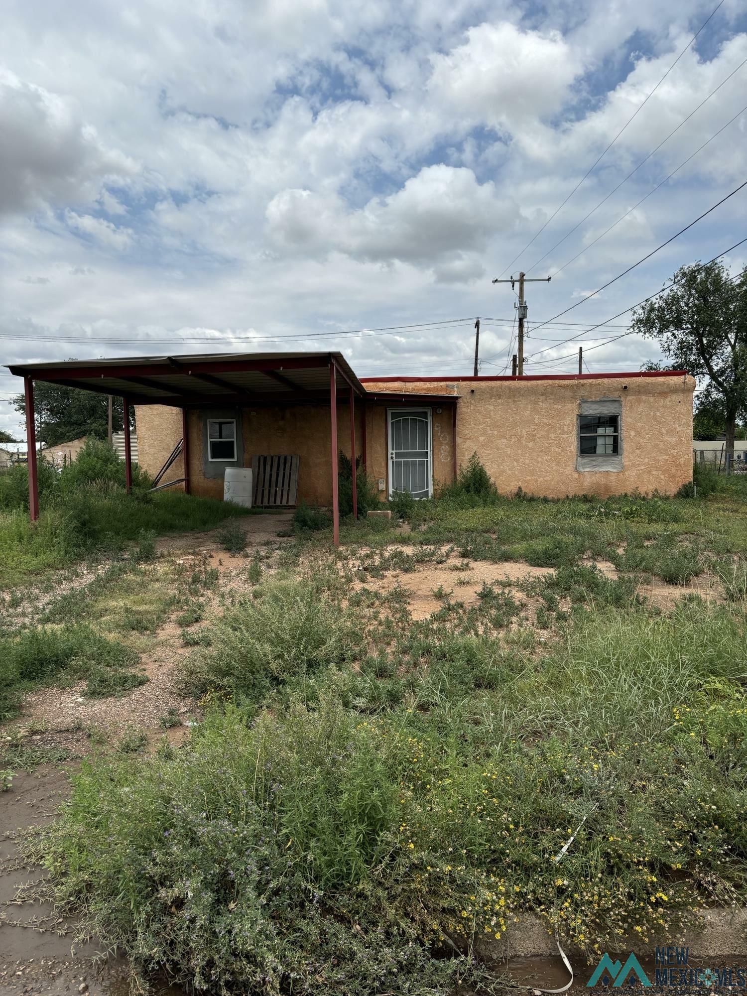 Property Photo:  908 E 2nd Street  NM 88101 