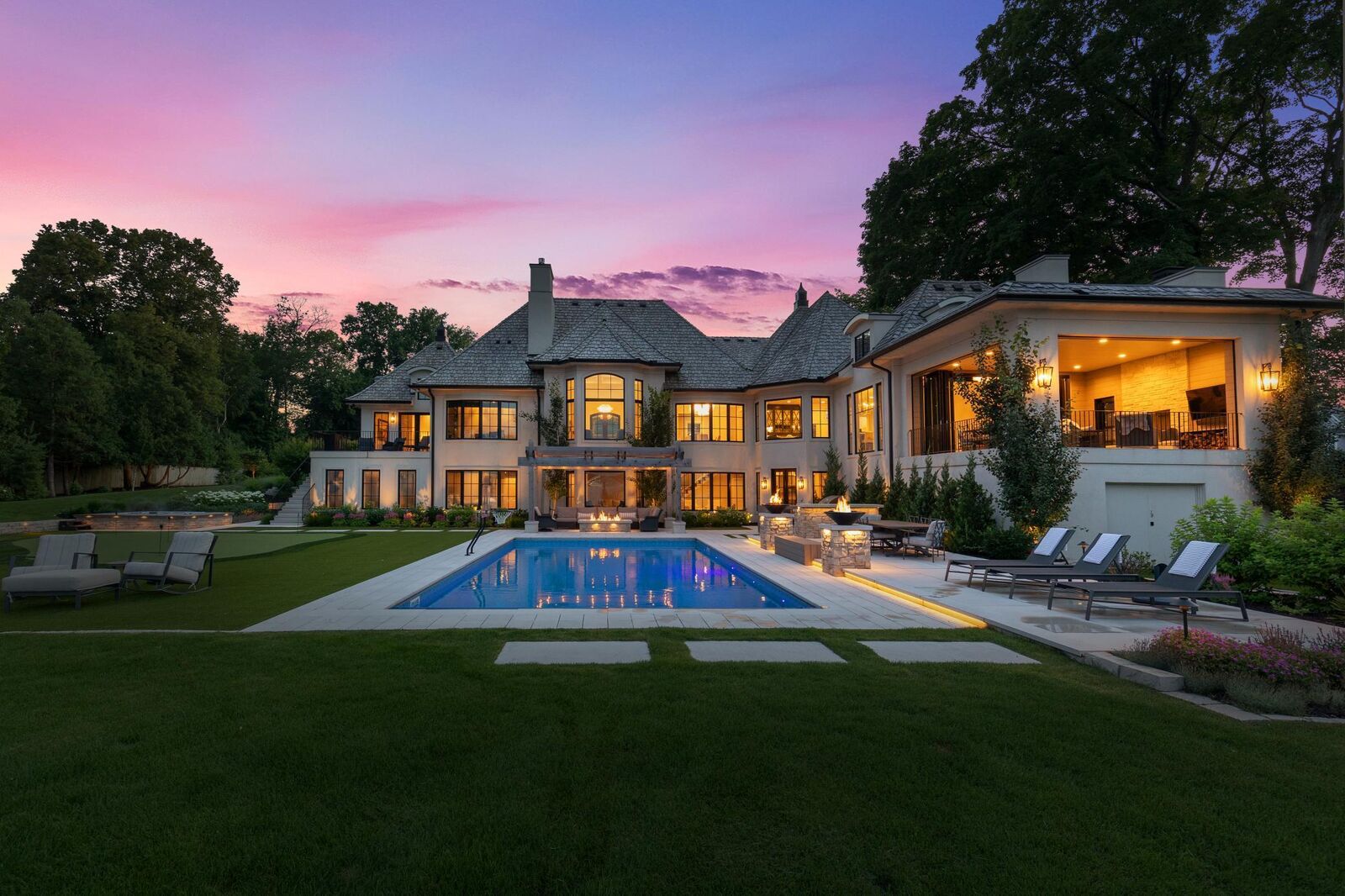 Property Photo:  2440 Old Beach Road  MN 55391 