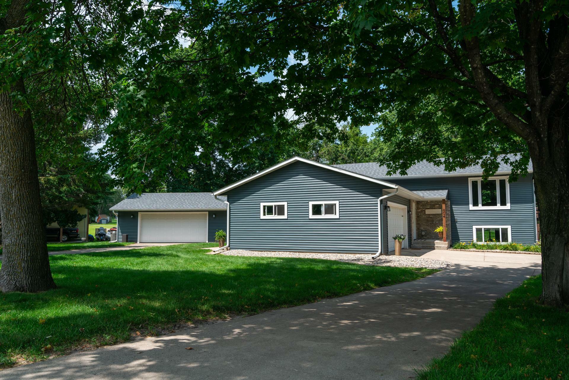 Property Photo:  804 Glacier Avenue  MN 56308 