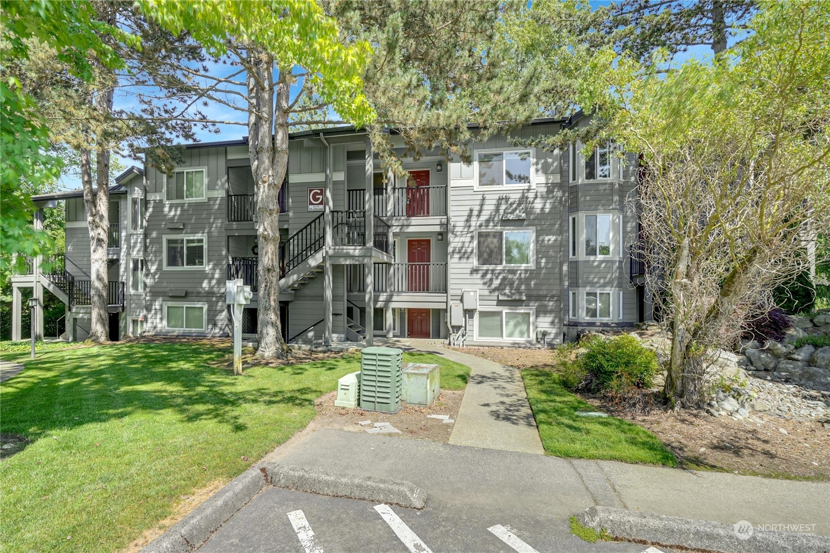 Property Photo:  11114 NE 125th Lane G-326  WA 98034 