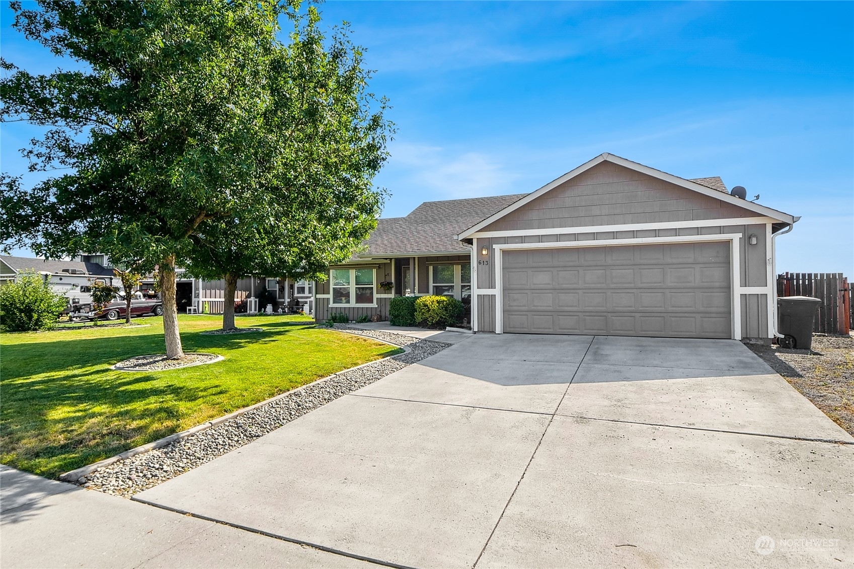 613 N Mississippi Drive  Moses Lake WA 98837 photo