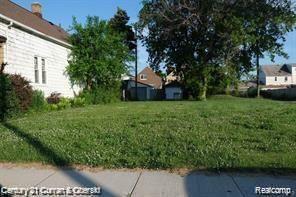 Property Photo:  2444 Grant Street  MI 48212 