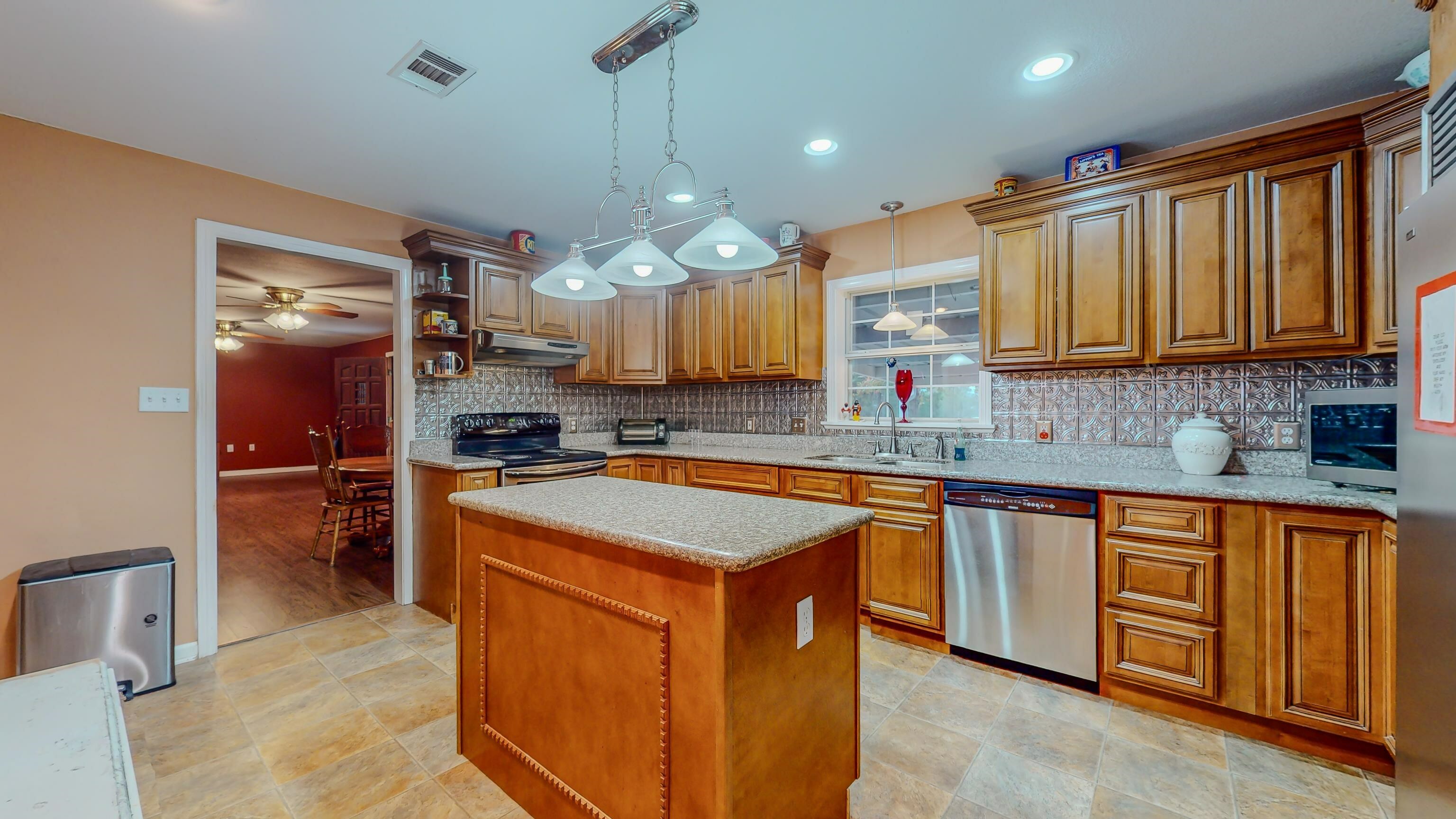 Property Photo:  155 Thomas  TX 77657 