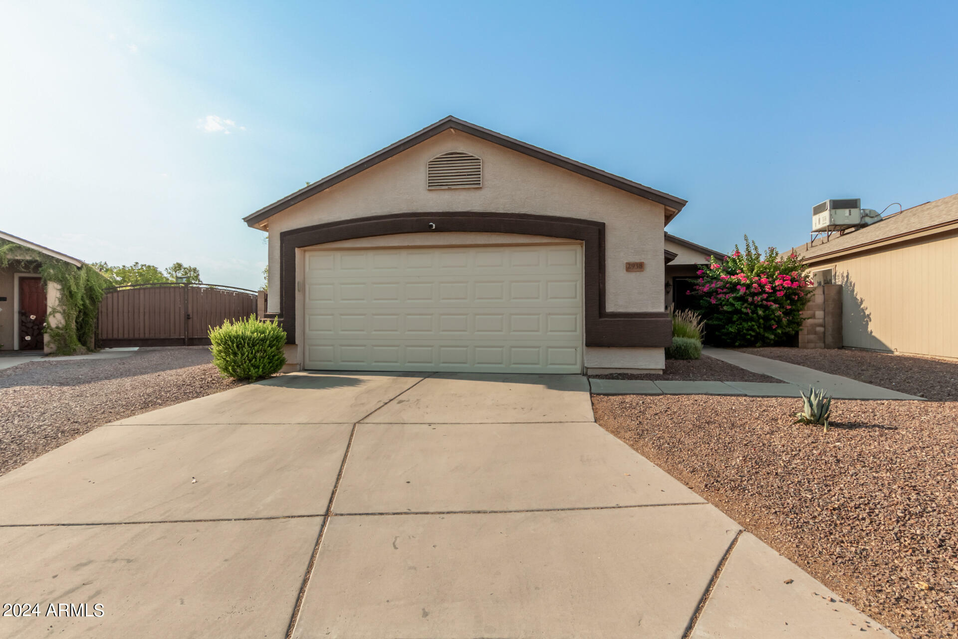 Property Photo:  2938 W Ross Avenue  AZ 85027 