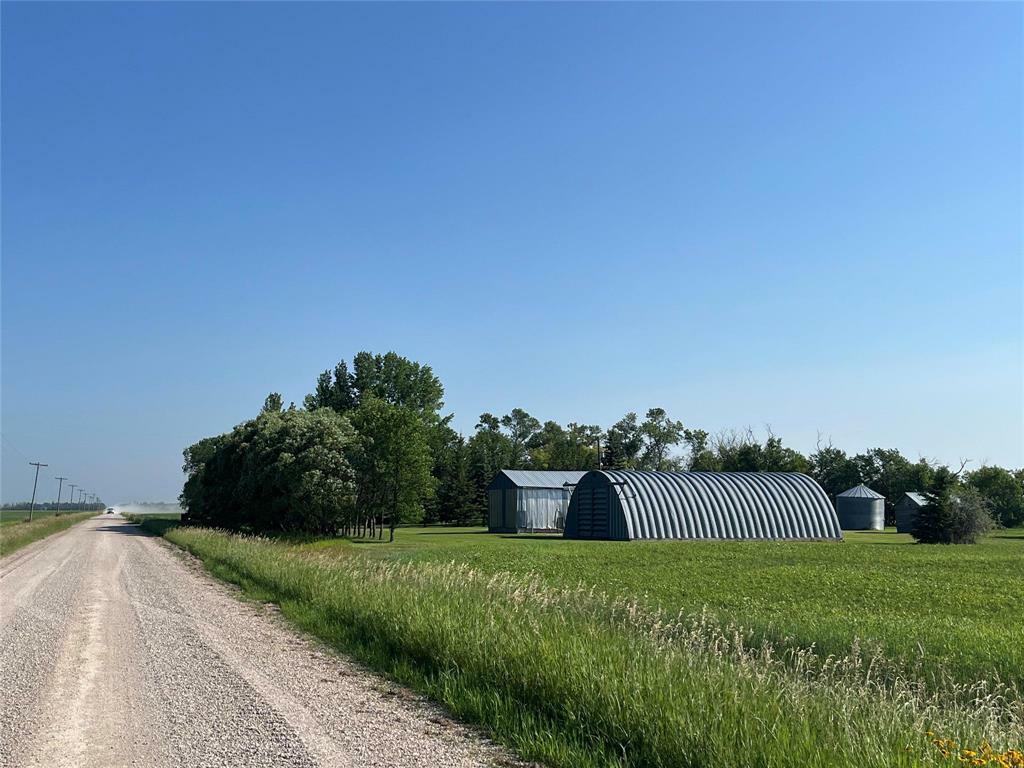 Property Photo:  173091 109 Road West  MB R0L 0V0 