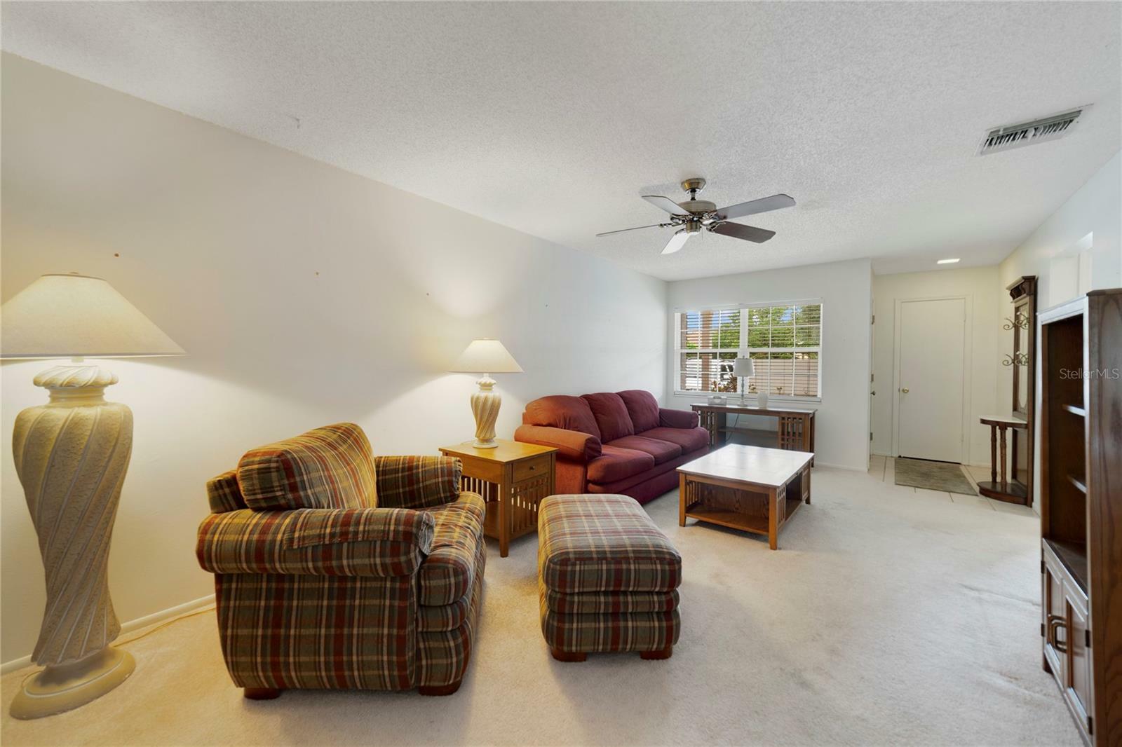 Property Photo:  1304 Village Way  FL 32807 