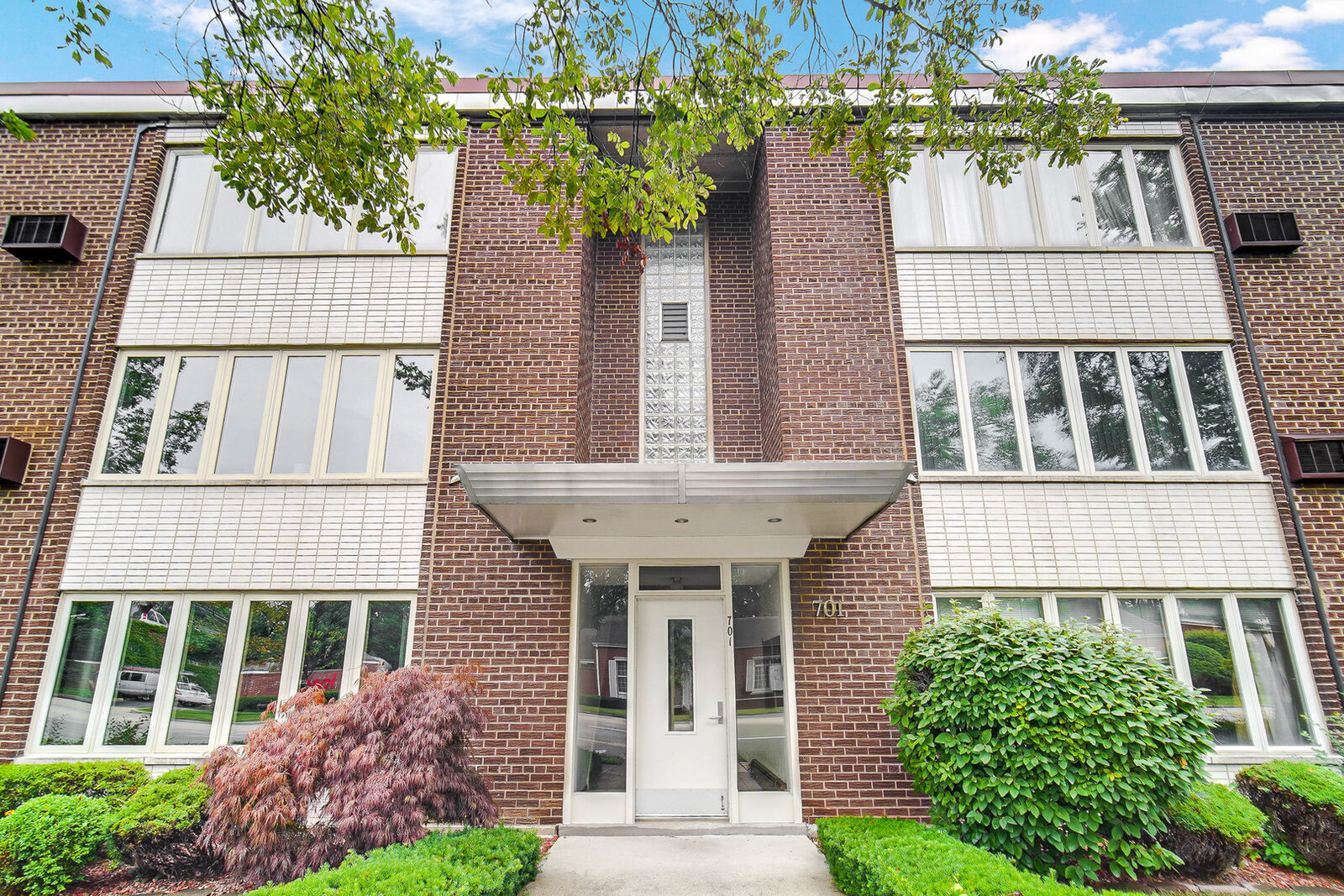 Property Photo: 701 Busse Highway 1C IL 60068