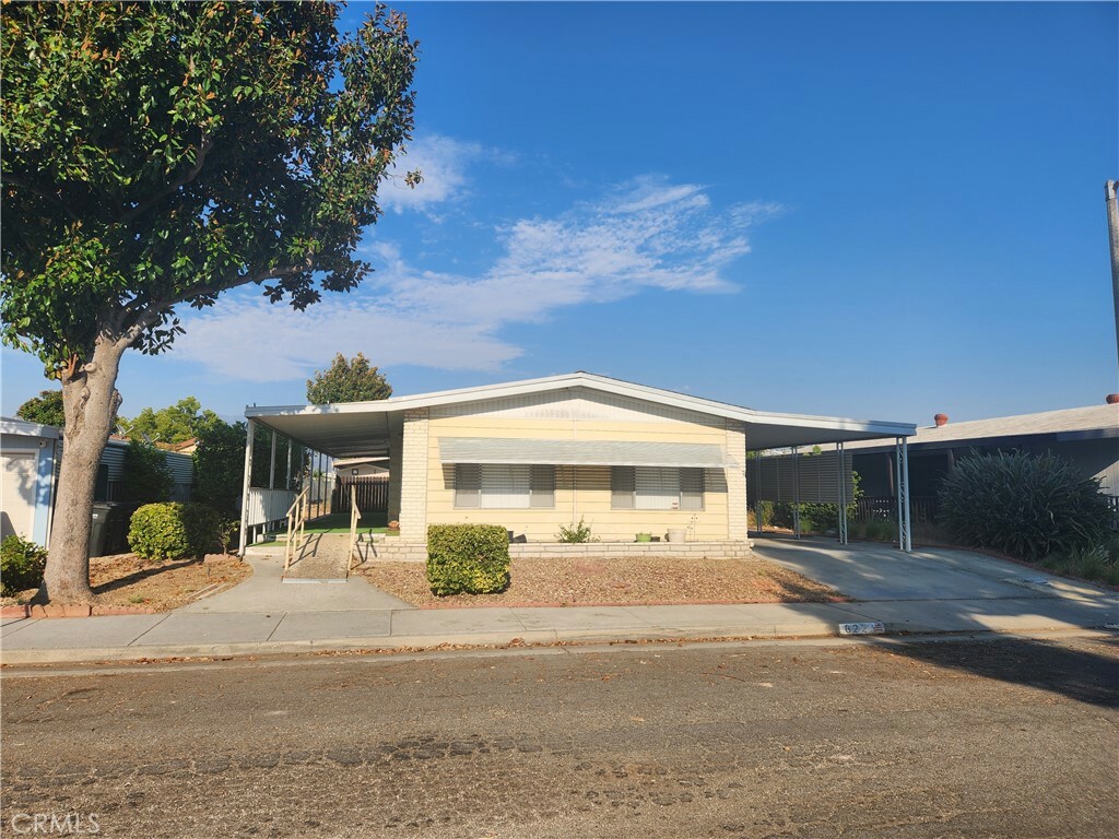 Property Photo:  622 Mariposa Drive  CA 92543 