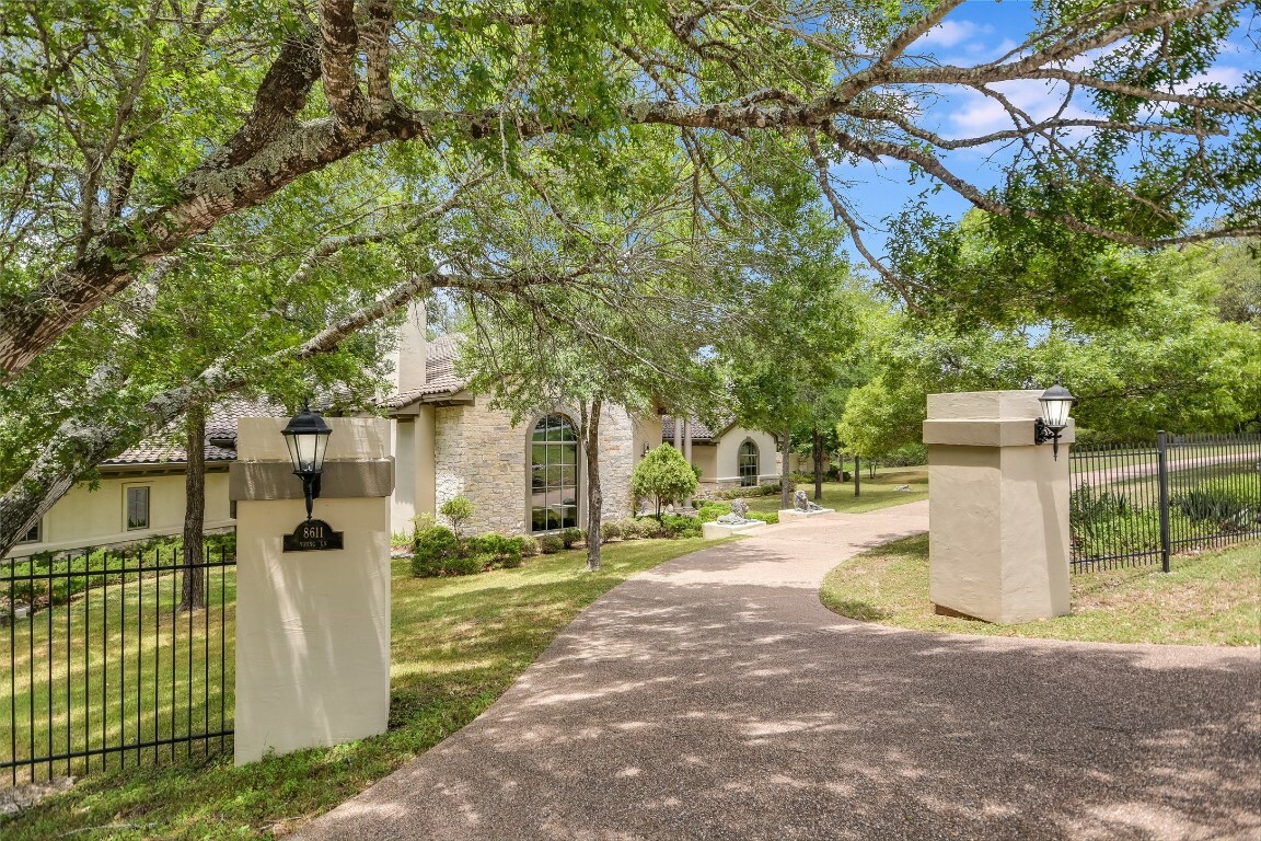 Property Photo:  8611 Young Lane  TX 78737 