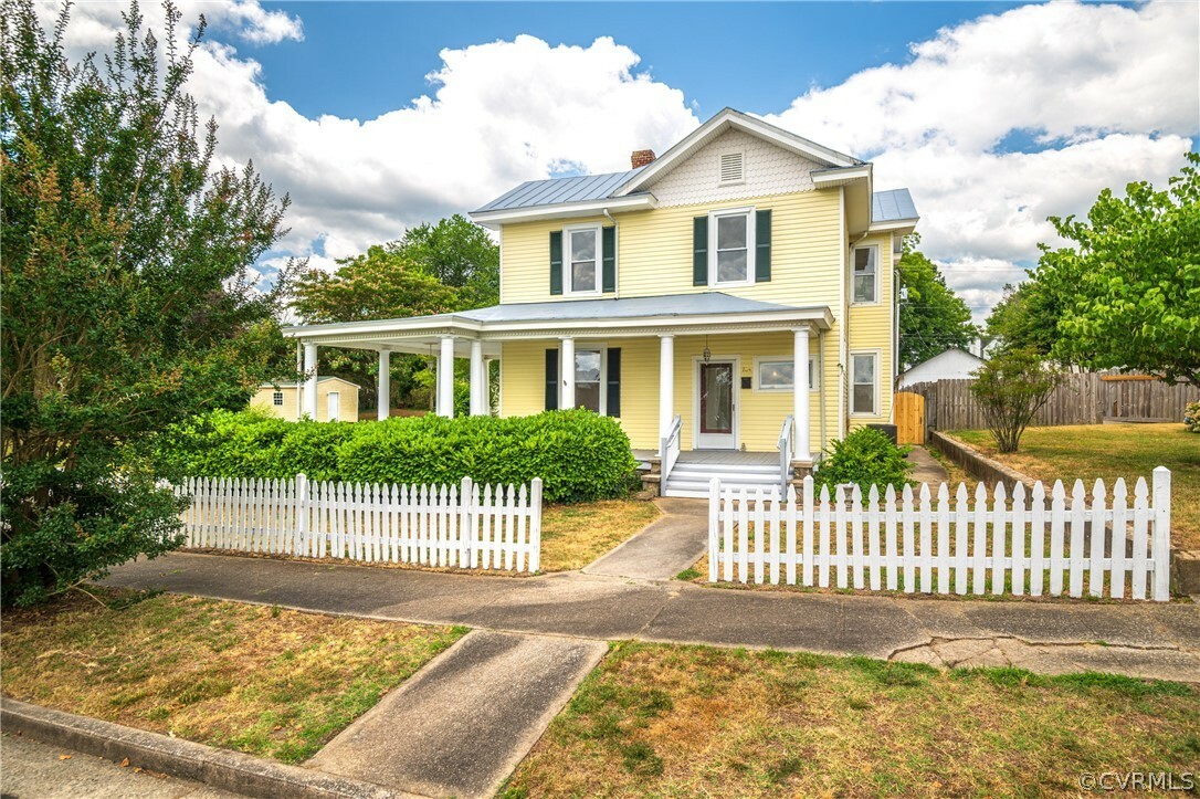 Property Photo:  204 E Maryland Avenue  VA 23930 