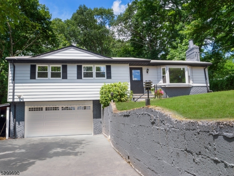 17 Highland Ave  Bloomingdale Boro NJ 07403 photo