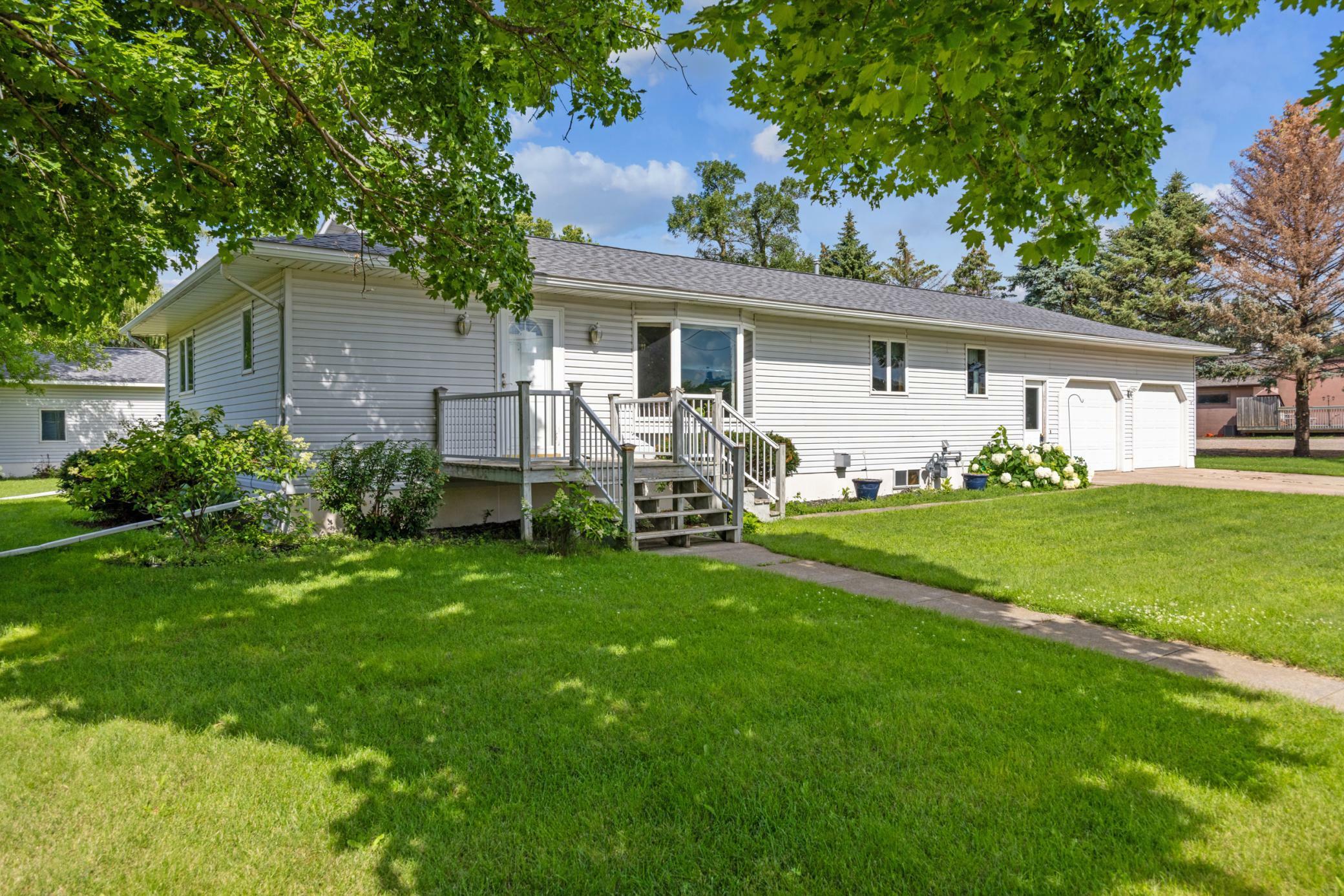 Property Photo:  905 13th Street  MN 56223 