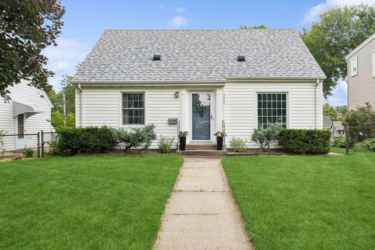 Property Photo: 5921 Thomas Avenue S MN 55410
