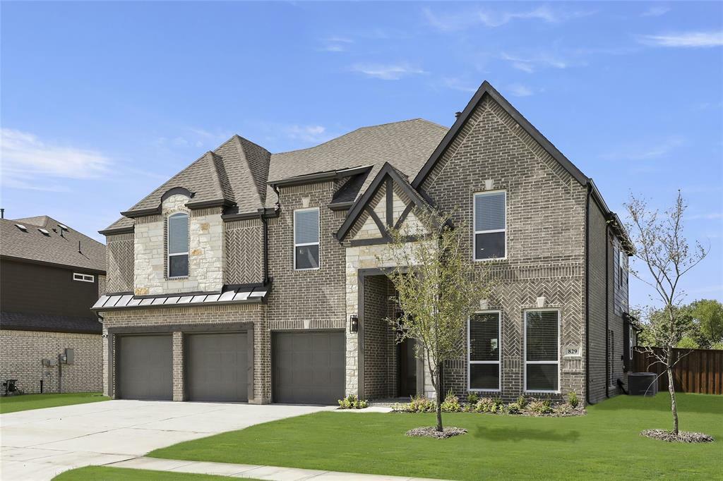 Property Photo:  829 Blue Heron Drive  TX 75126 