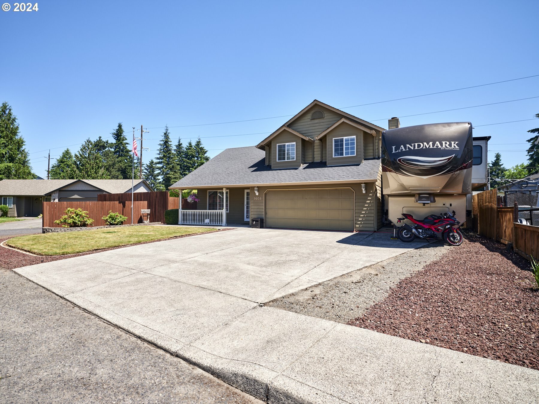 Property Photo:  9609 NE 106th Ct  WA 98662 