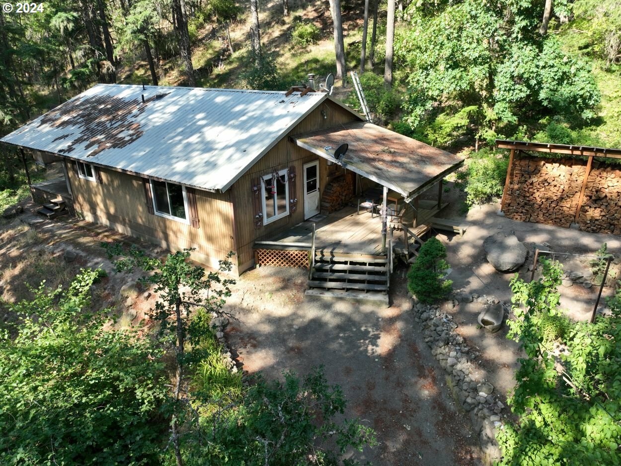 Property Photo:  3475 Mosier Creek Rd  OR 97040 